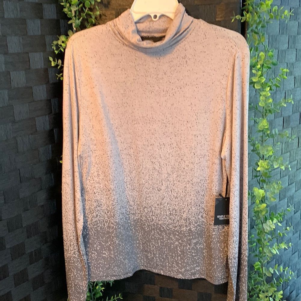 Simply Vera Vera Wang Size Large gray and black stretch turtleneck